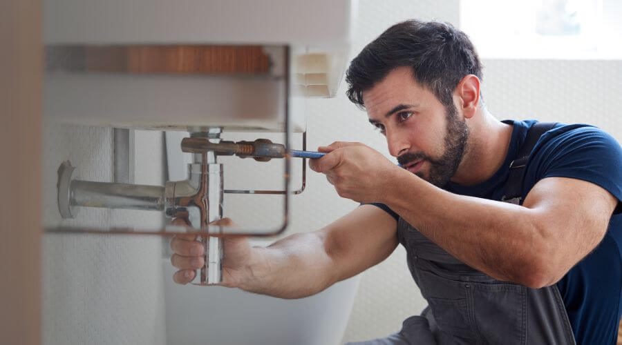 Faucet aerator cleaning/replacement in Clayton, IN